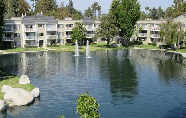 Versailles on the Lake Apartments pool