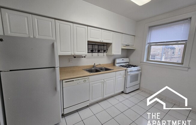 830 Reba Pl