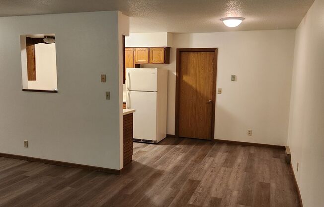 2 beds, 1 bath, $925