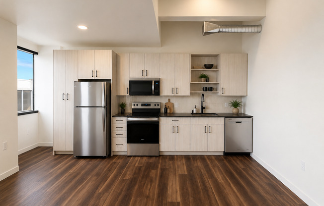 1 bed, 1 bath, 686 sqft, $1,950, Unit 116