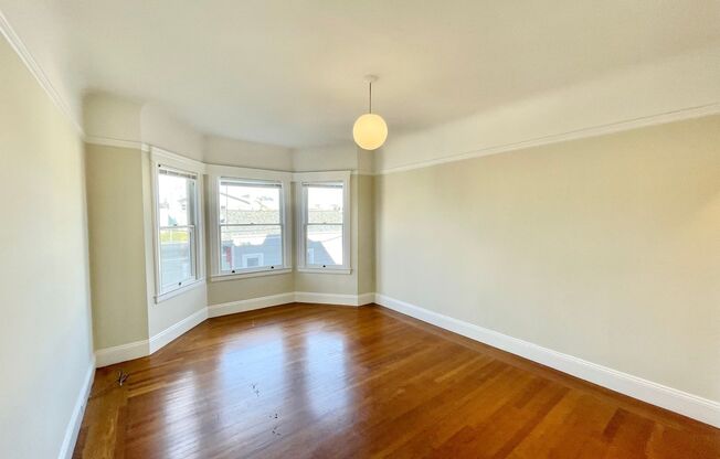 1 bed, 1 bath, $2,600, Unit 1580 Golden Gate #204