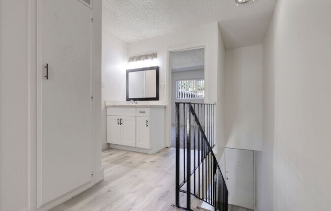 2 beds, 1.5 baths, 1,300 sqft, $1,895, Unit 3