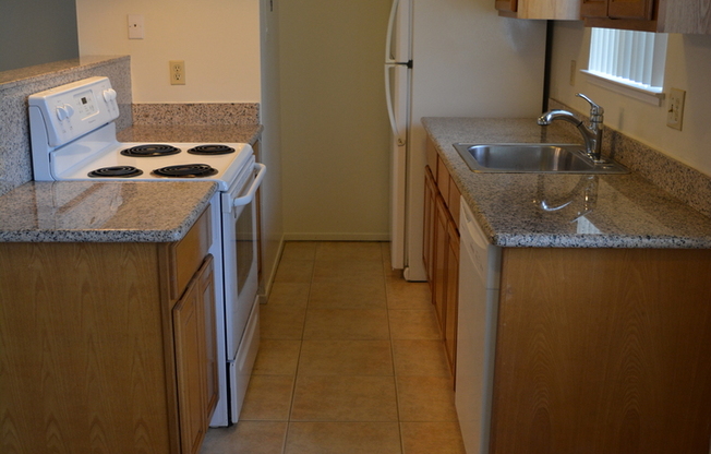 UPSTAIRS 2 BEDROOM UNIT IN A 4PLEX AT HAMILTON DOWNS