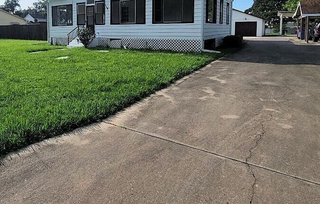 1708 MAIN ST