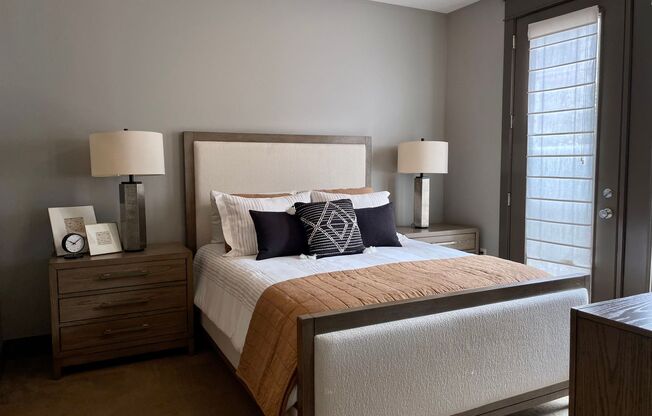 2 beds, 2 baths, 894 sqft, $1,595, Unit B - 1004 Unit 207 - B1078