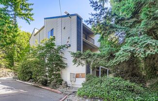 Creekside Place Apartments