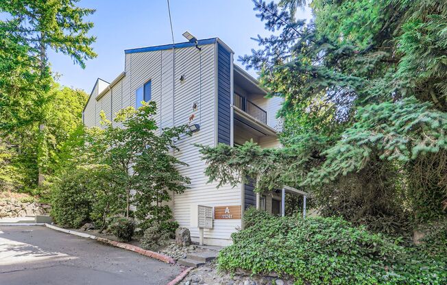 Creekside Place Apartments