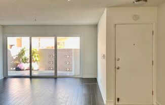 2 beds, 1 bath, $2,595, Unit # 9