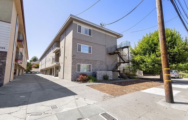 2136 Lincoln Ave #J - 1 bedroom | 1 bath