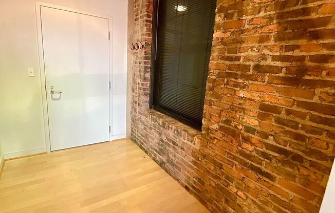 Stunning Industrial-Contemporary One Bedroom Condo- Parking included!