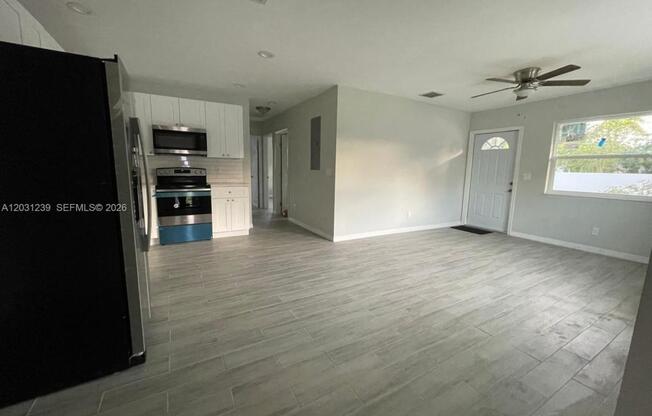 3921 SW 31 DR