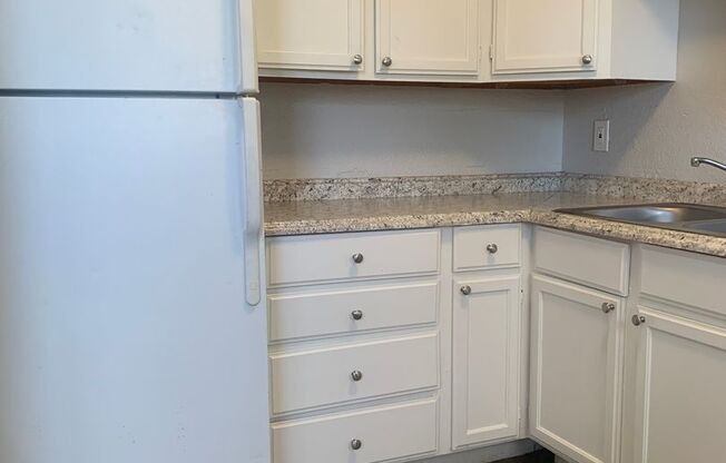 2 beds, 1 bath, 825 sqft, $995, Unit 6124-C