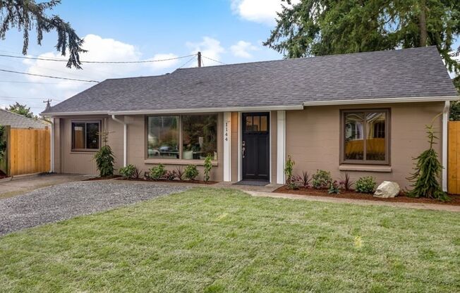 Spacious 3-Bedroom Home in Shoreline