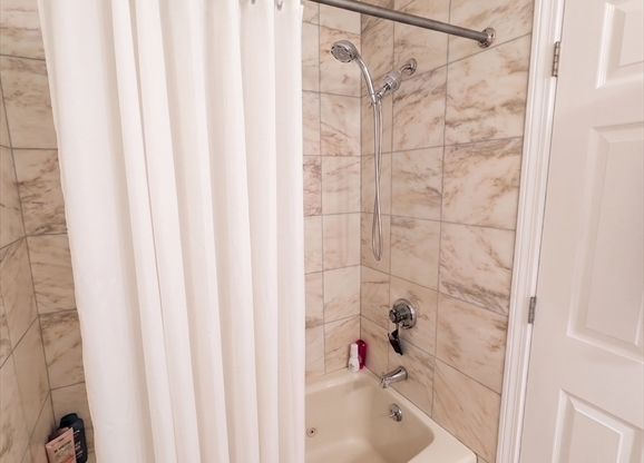 2 beds, 2.5 baths, 1,145 sqft, $3,350, Unit 706
