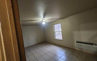 2 beds, 1 bath, 900 sqft, $800, Unit 3500A Hollis Drive