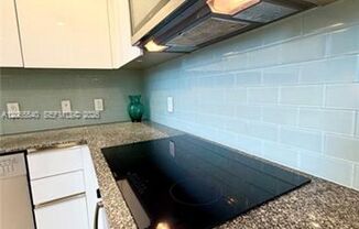 1 bed, 1.5 baths, $3,100, Unit # 206