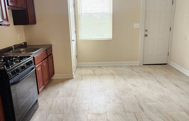 Spacious 3 bedroom 2.5 bathroom Town Home in West Baltimore