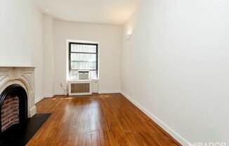 39 W 16 ST