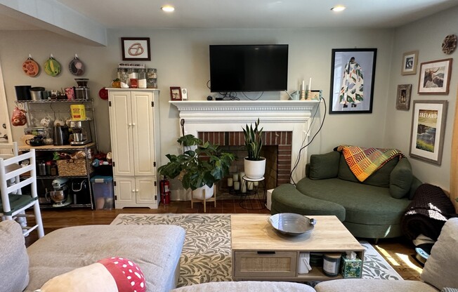 6 Hazelmere Rd.