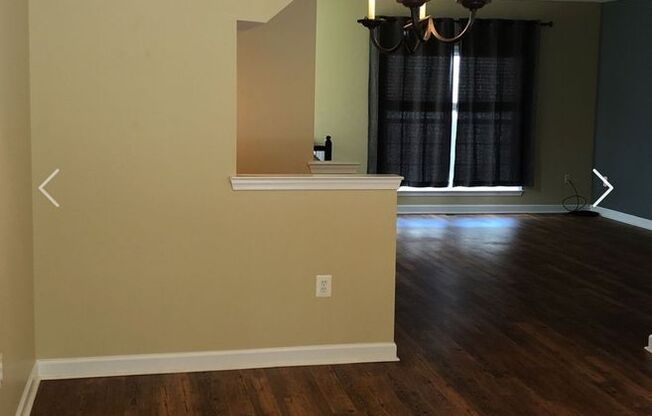 Nice end unit townhouse in waterfront community