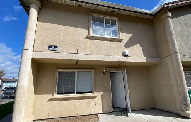 Spacious, 3 Bed, 2 Bath Townhouse