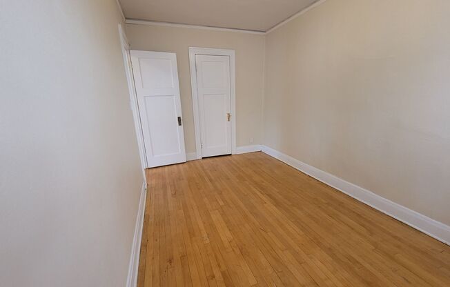 1 bed, 1 bath, $1,025, Unit 31
