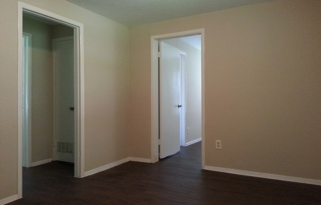 2110 N GALVESTON AVE