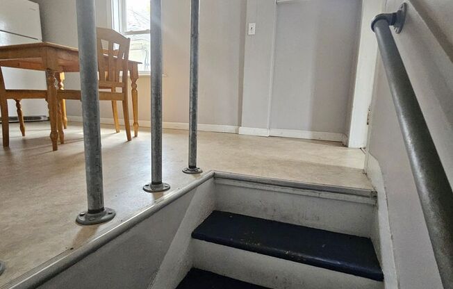 4 beds, 1.5 baths, $2,640, Unit 117