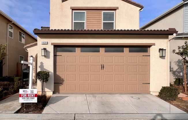 $2,200 Alluvial & Fowler, 3 Beds - Chennault Ln, Clovis - Gated HOA Community!
