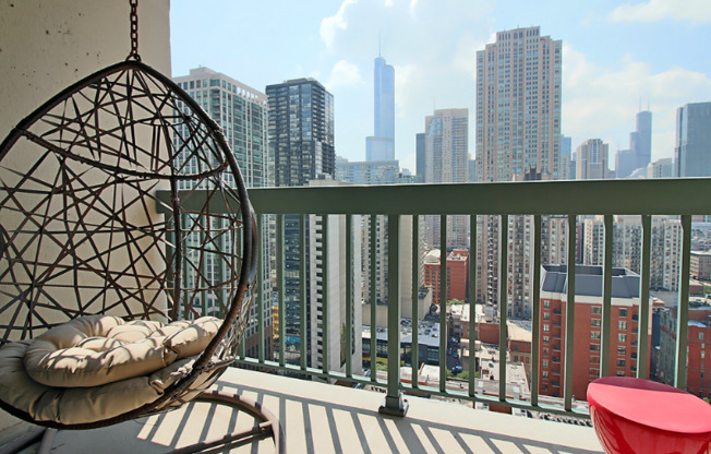 75 W SUPERIOR ST