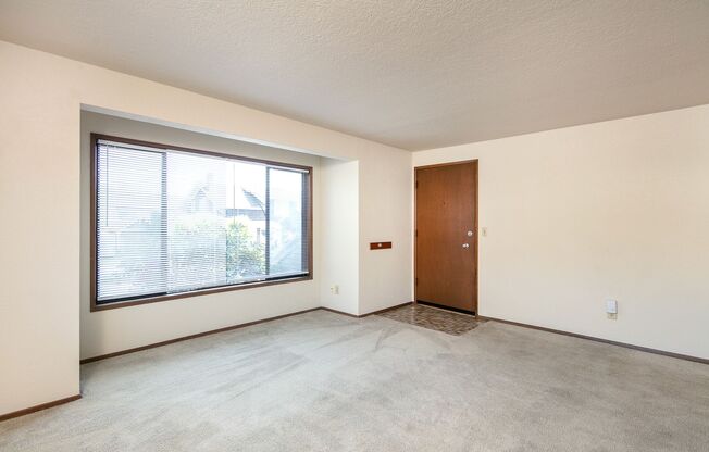 Charming Apartments with In-Unit Laundry in Everett!