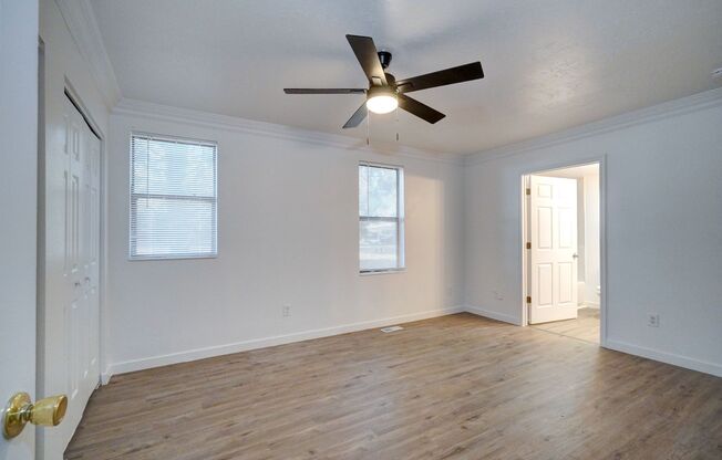 3 beds, 1 bath, $1,475, Unit O-3