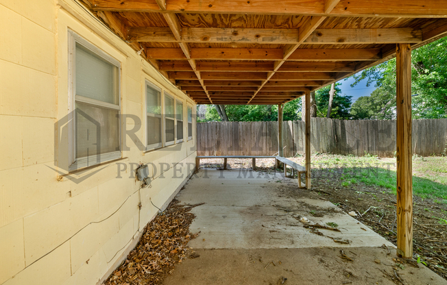 853 N TERRACE DR