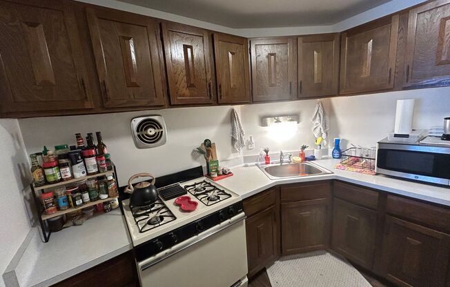 1 bed, 1 bath, $1,125, Unit 101