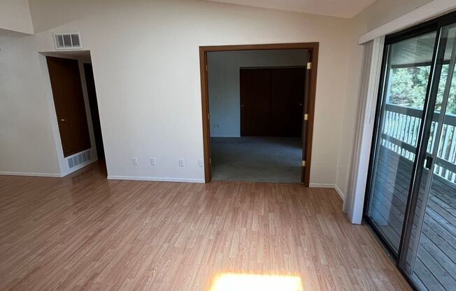 3 Bed 2 Bath Updated Unit in Robinwood