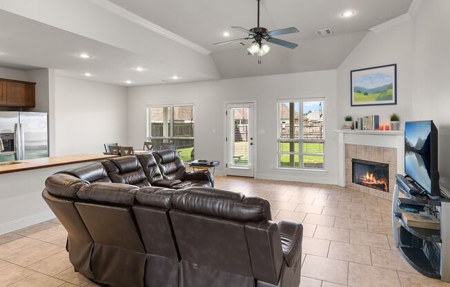 Charming 3BR/2BA Home in the Heart of Prairieville!