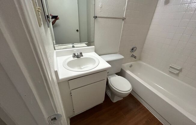 2 beds, 2 baths, 1,003 sqft, $1,050, Unit 1806