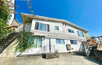 826 28 AVE S
