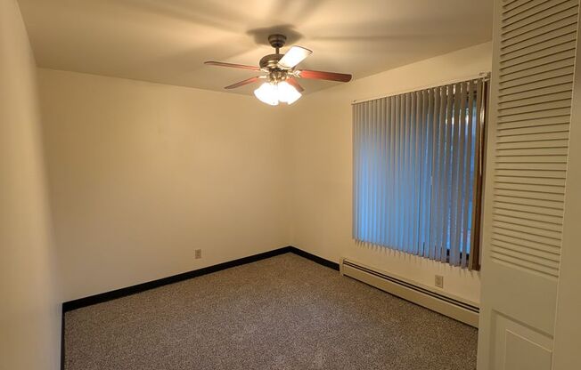 2 beds, 1 bath, 970 sqft, $1,149, Unit FB   3058