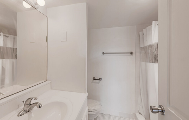 1 BD 1 BA: Beds - 1: Baths - 1.5: SqFt Range - 1003 to 1003