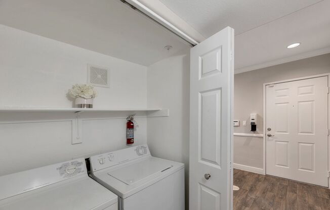 2 beds, 2 baths, 972 sqft, $1,599, Unit 324