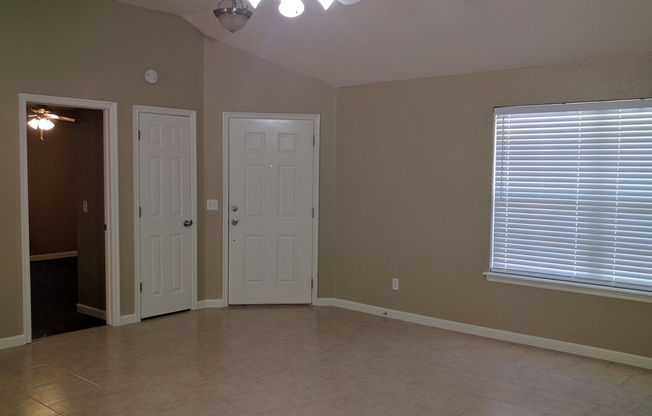 416 Cherokee Gate Dr  3Bd/ 2Ba House - Yukon