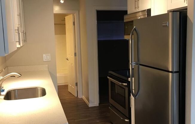 1 bed, 1 bath, 875 sqft, $1,695, Unit 3430-303