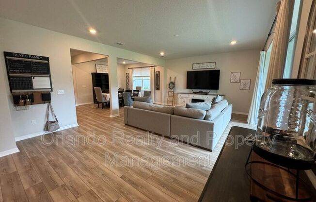 5625 CEDAR CHASE DR