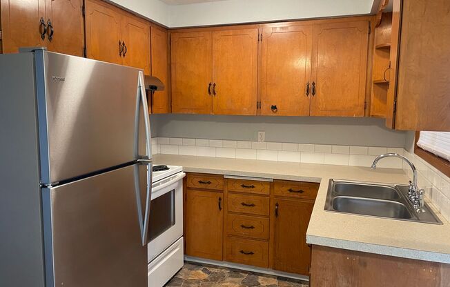 Edgewood Manor Apartments