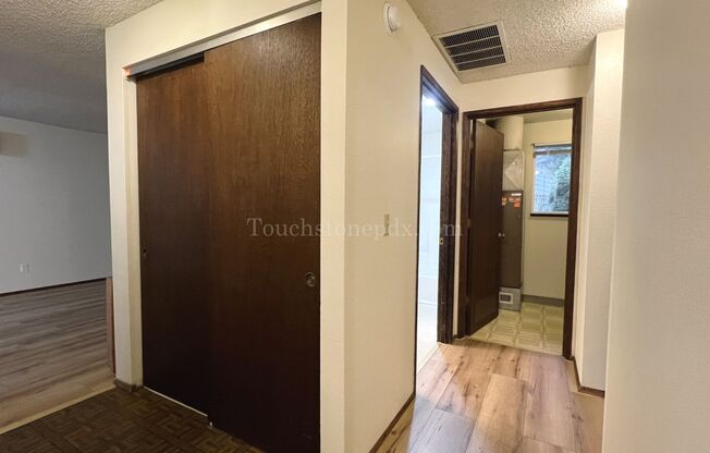 2 beds, 1 bath, $1,625, Unit 1403