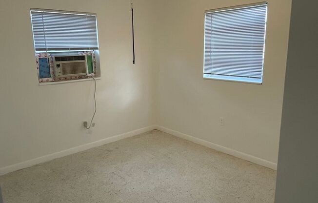 2 beds, 1 bath, 832 sqft, $2,200, Unit #18