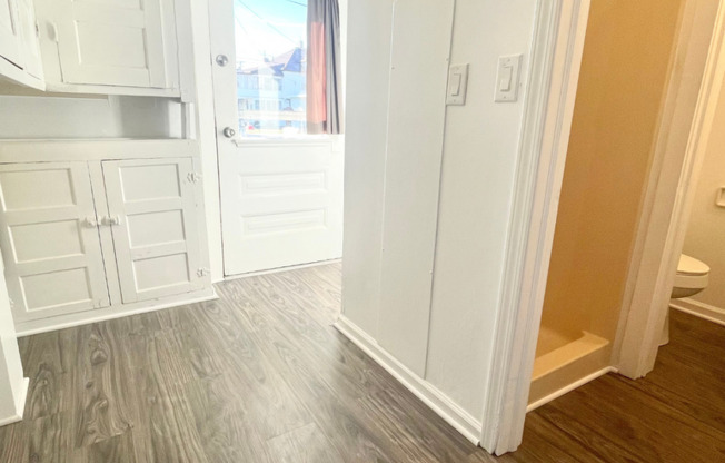 1 bed, 1 bath, 782 sqft, $675, Unit 216 Park Ave
