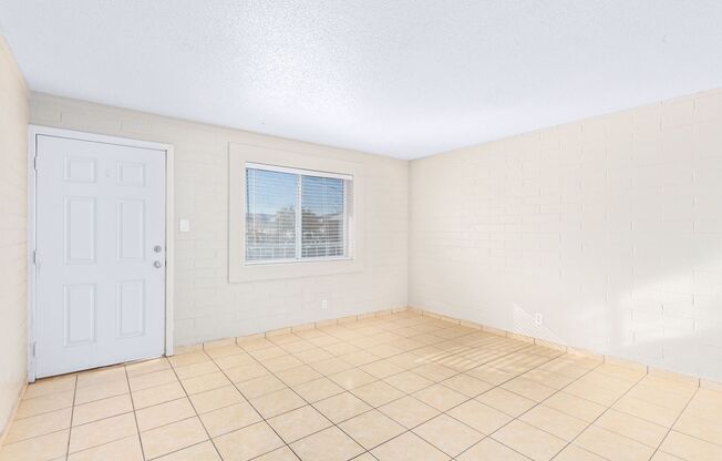 Studio, 1 bath, 400 sqft, $749, Unit 21