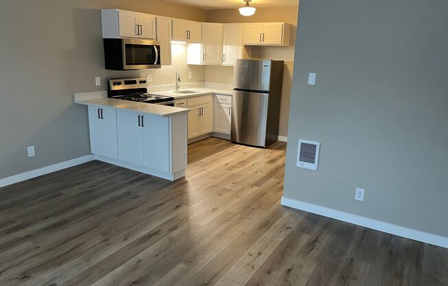 1 bed, 1 bath, 475 sqft, $1,395, Unit 14